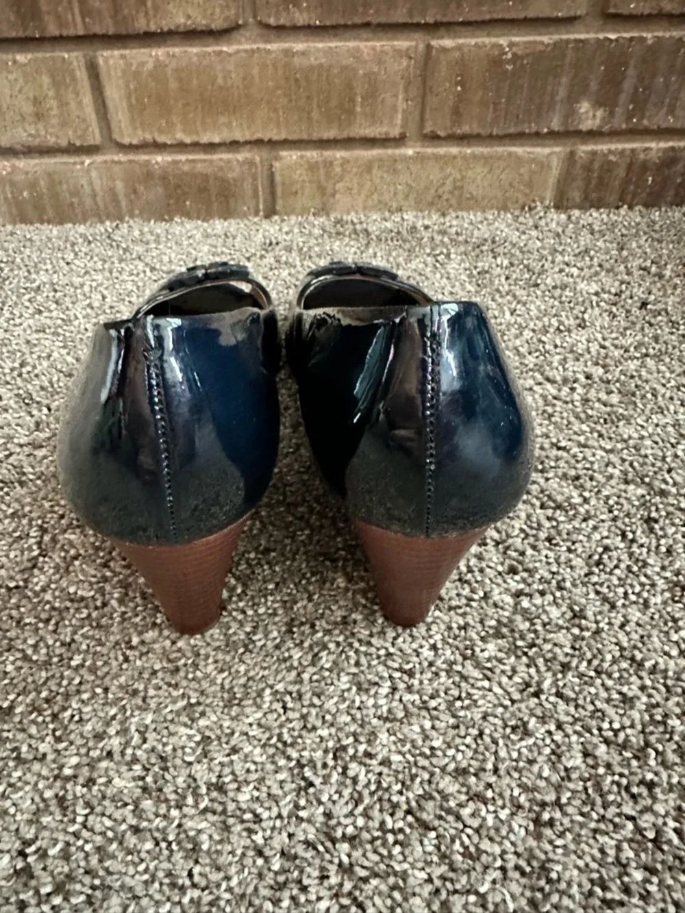 Tory Burch Lowell Black Patent Leather Peep Toe Wedge Heels Size 8.5